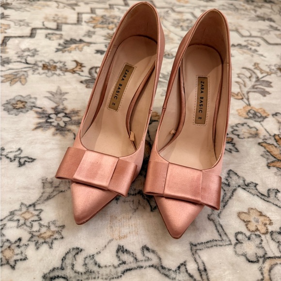 Zara Shoes - Zara Women's Pink Satin Bow Heels